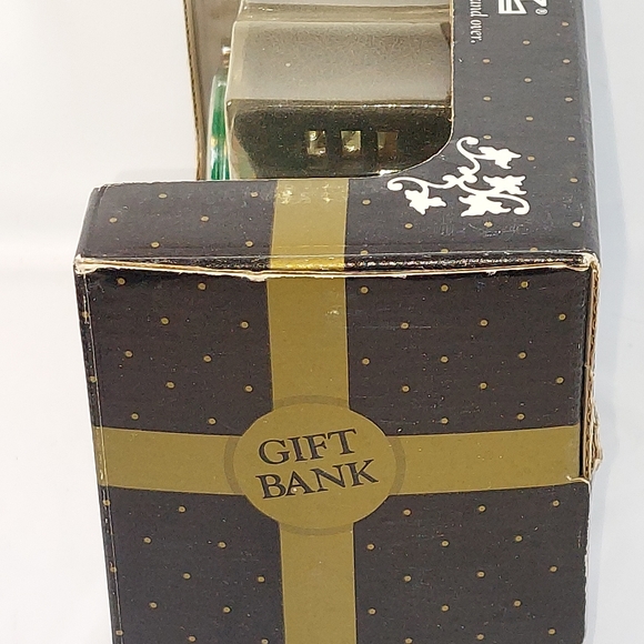 Ertl 1:25 1991 Ford Model T Runabout Car Christmas Locking Coin Bank Toy 9290 - Picture 4 of 7